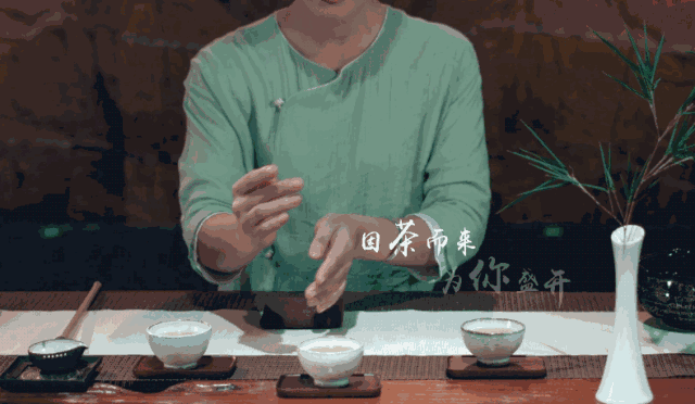 1324556204a202296e5fd8610fa1ad9a.gif